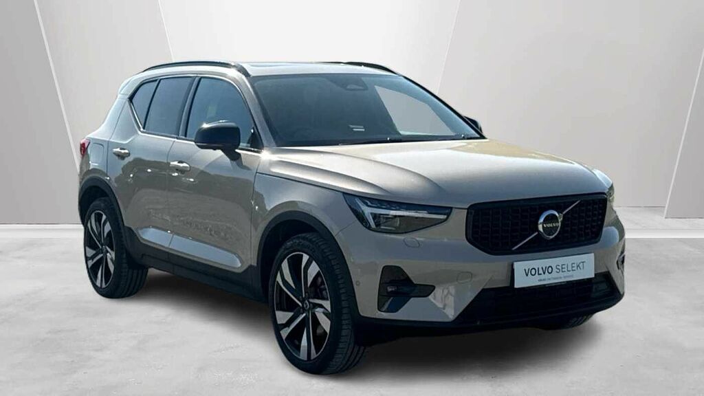 Volvo XC40 B4 Ultra - Blis, 360 Camera, Panoramic Sunroof 