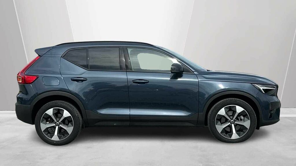 Volvo XC40 Plus, B4 Mild Hybrid, Dark OY75UTE Blue #3