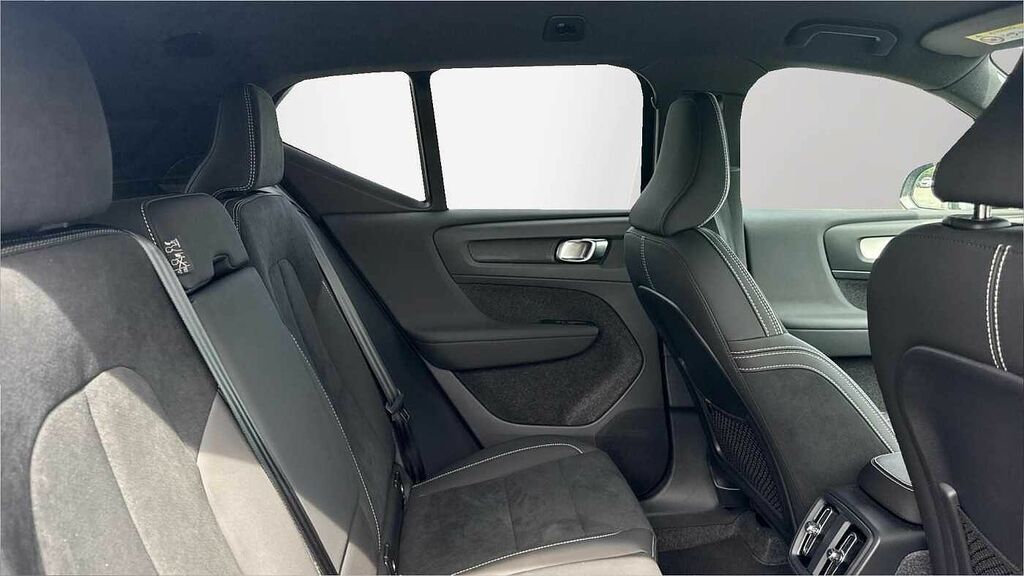 Volvo XC40 Plus, B4 Mild Hybrid, Dark OY75UTE Blue #4