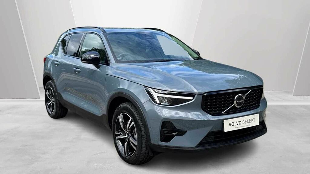 Volvo XC40 Plus, B3 Mild Hybrid, Power Tailgate-360 C Grey