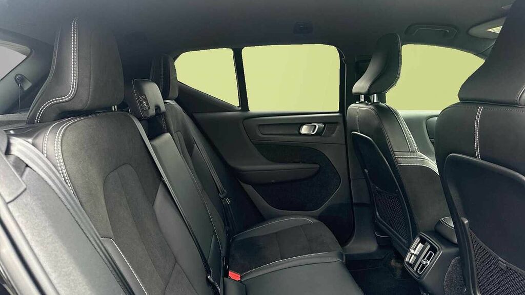 Volvo XC40 R-design Pro, T3 YY70VGL Black #6