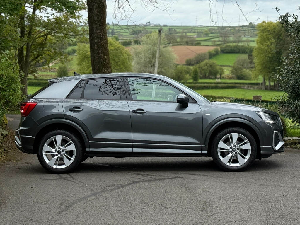 Audi Q2 35 Tfsi S Tronic XRZ4881 Grey #5
