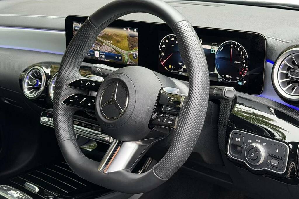 Mercedes-Benz CLA Class 250E Amg Line Premium Tip FX75LBY Black #4