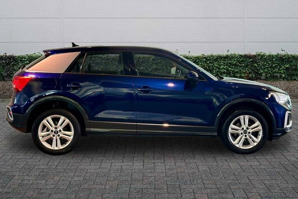 Audi Q2 35 Tfsi Sport BL21SZG Blue #4