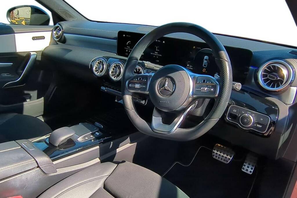 Mercedes-Benz A Class A180 Amg Line Executive Edition BU22OMW Red #4