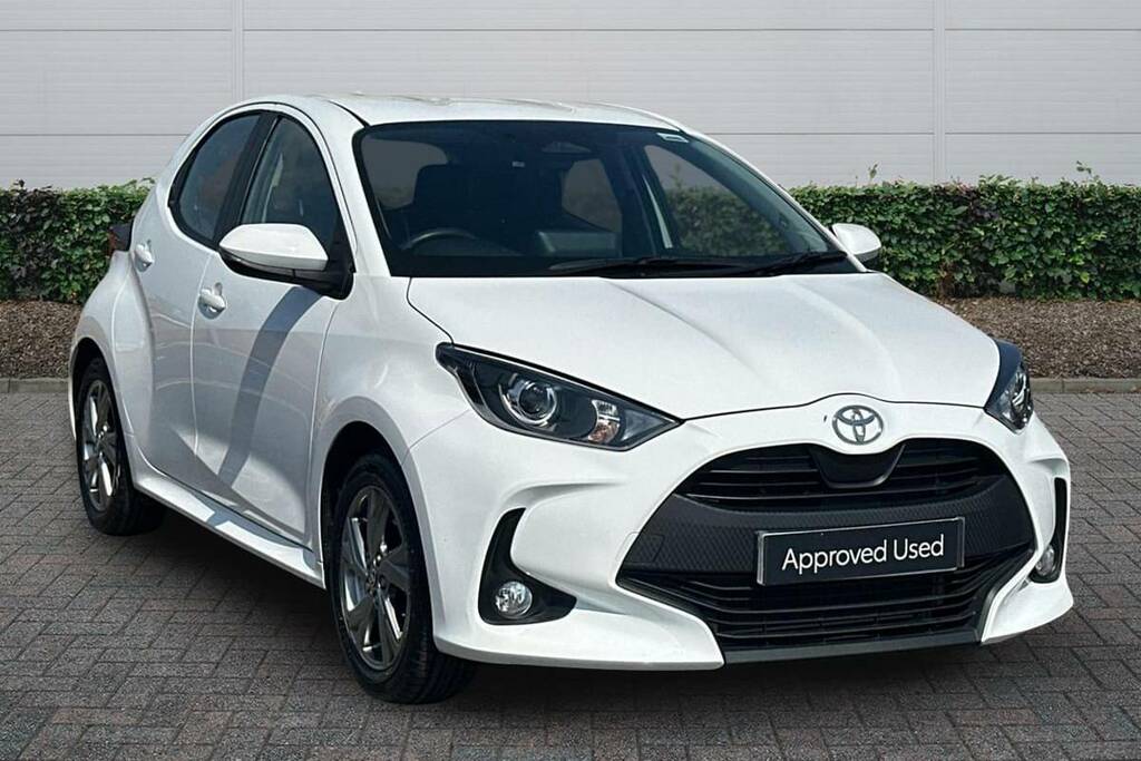 Toyota Yaris 1.5 Hybrid Icon Cvt White
