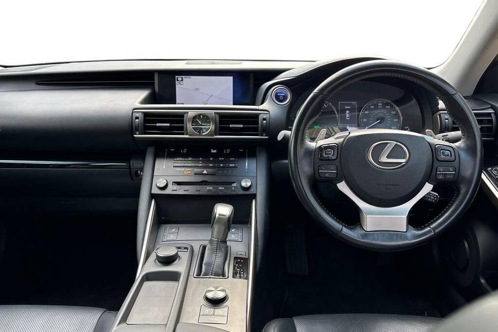 Lexus IS 300H Advance Cvt Premium Navigation Red #5
