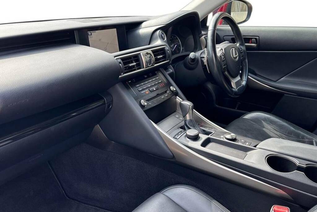 Lexus IS 300H Advance Cvt Premium Navigation Red #4