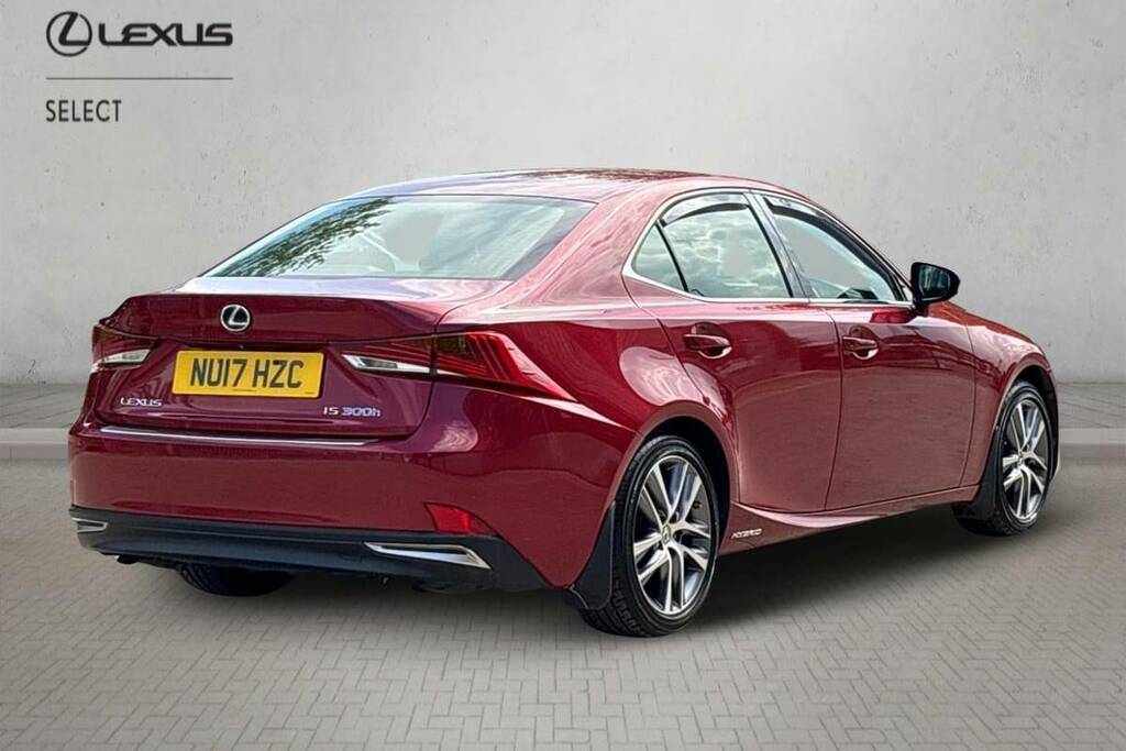 Lexus IS 300H Advance Cvt Premium Navigation Red