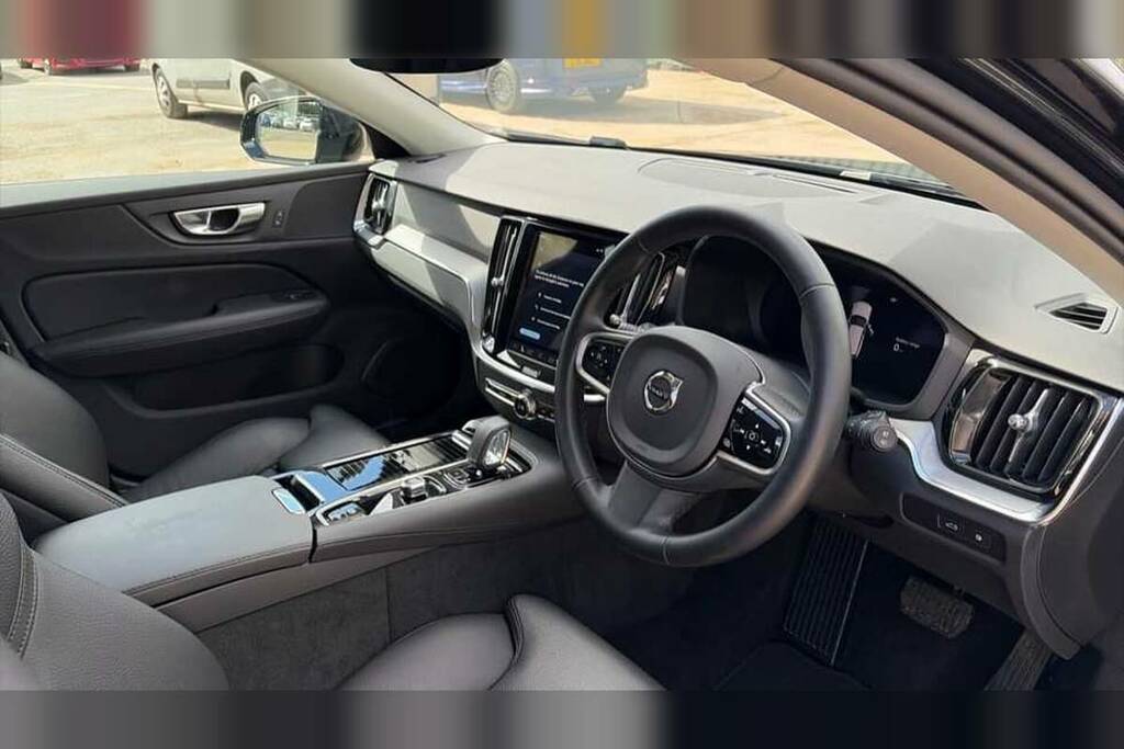 Volvo V60 2.0 T6 350 Phev Plus Dark Awd RF74AUL Black #5