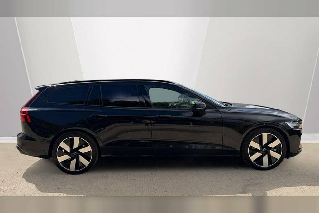 Volvo V60 2.0 T6 350 Phev Plus Dark Awd RF74AUL Black #2