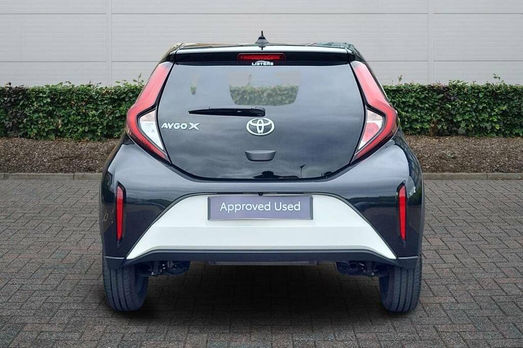 Toyota Aygo X 1.0 Vvt-i Edge KS24BGF White #4