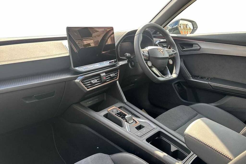 Cupra Formentor 1.5 Etsi 150 V2 Dsg VX26UXZ White #2