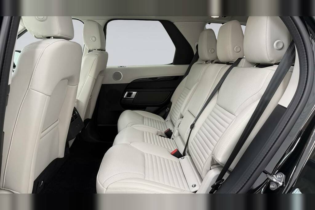 Land Rover Discovery 3.0 D350 S BJ26MLE Black #4