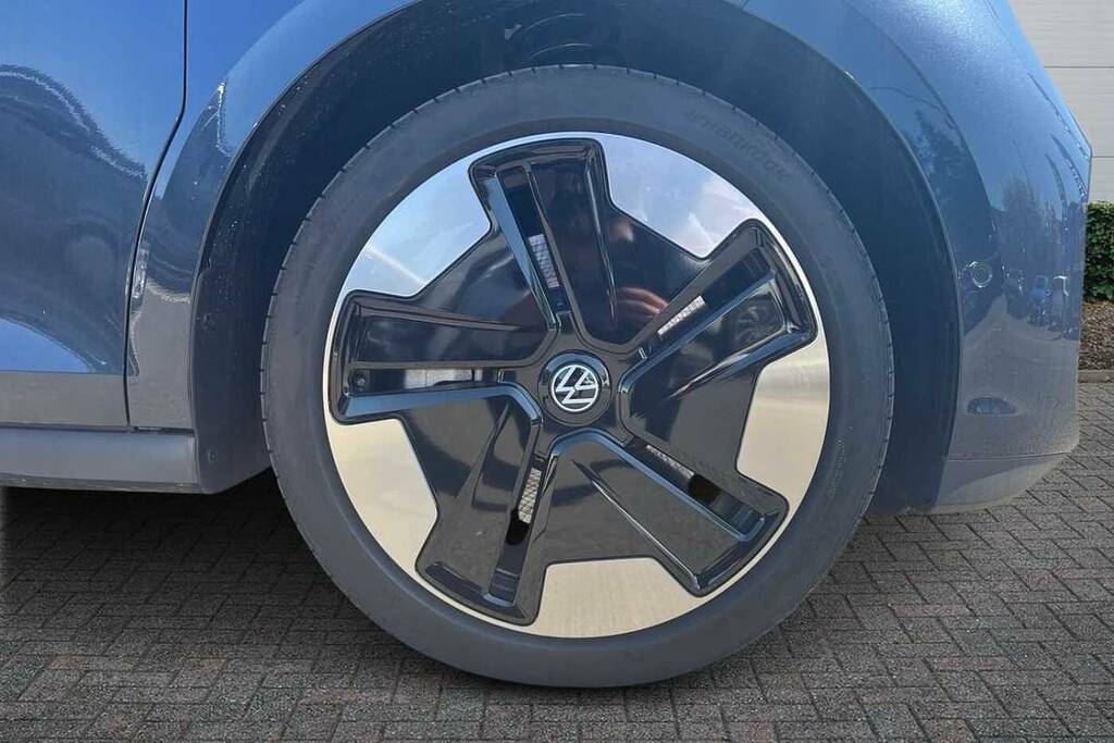 Volkswagen ID.Buzz 210Kw Style Pro 86Kwh Lwb 7 Seat Blue #5