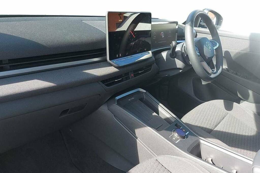 Volkswagen T-Roc 1.5 Etsi 150 Life Dsg BG26FPF Blue #2
