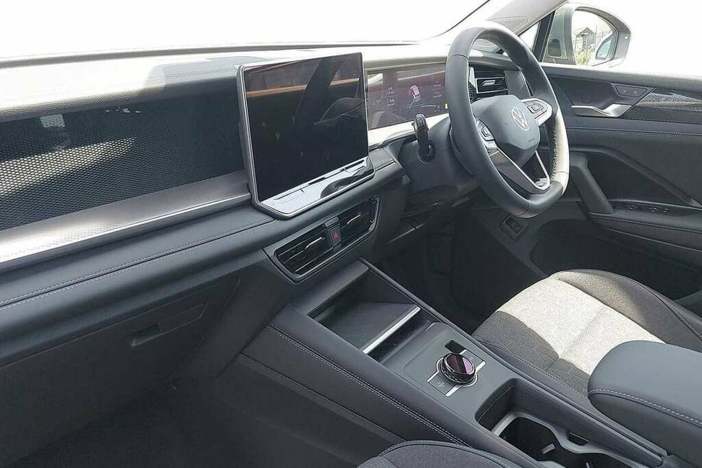 Volkswagen Tayron 1.5 Etsi Match Dsg7 7 Seat Area View Green #2