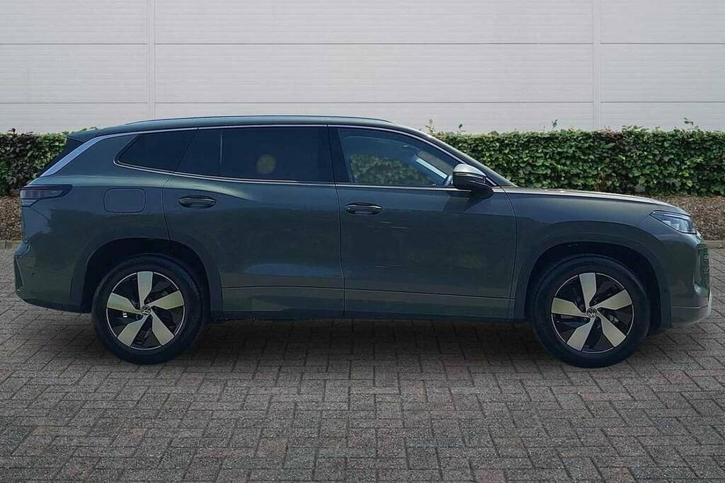 Volkswagen Tayron 1.5 Etsi Match Dsg7 7 Seat Area View Green #4