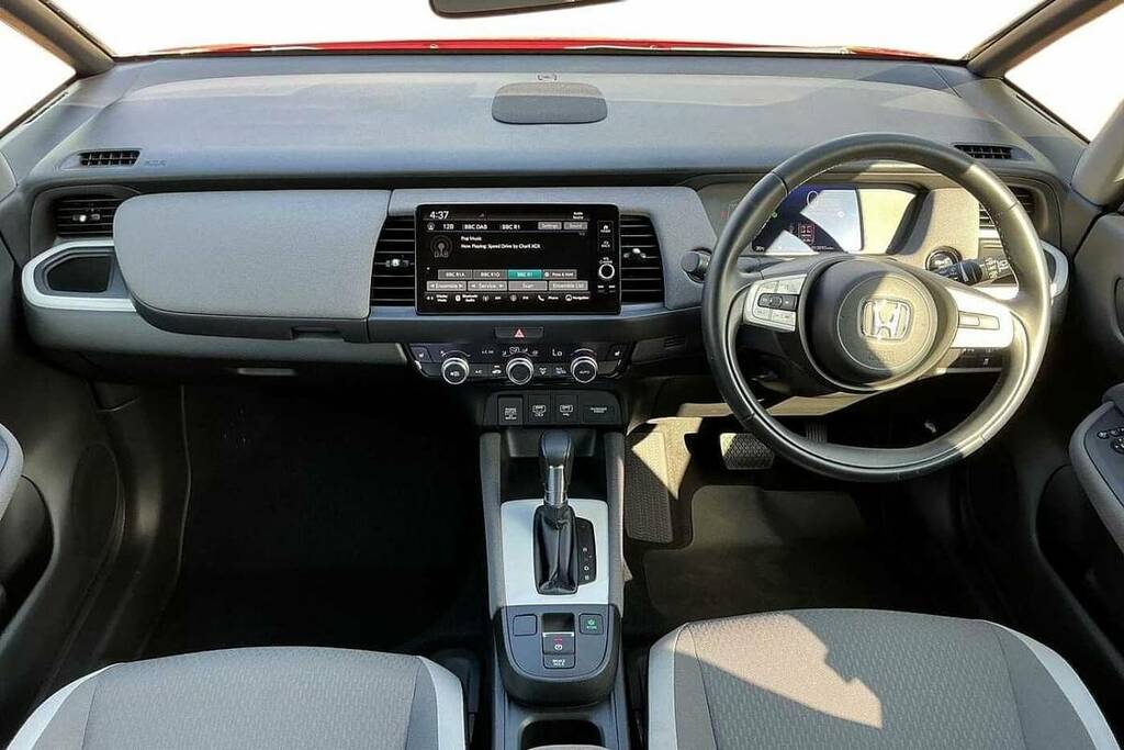 Honda Jazz 1.5 I-mmd Hybrid Crosstar Ex Ecvt KY21DXX Red #4