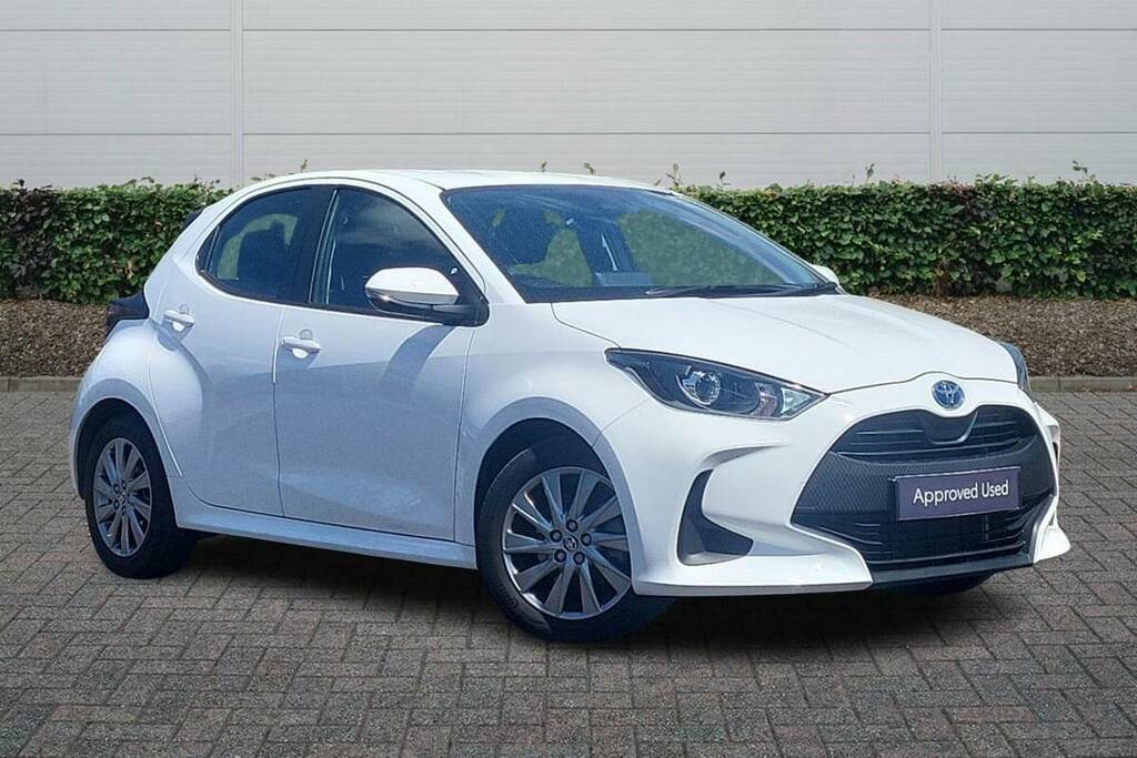 Toyota Yaris 1.5 Hybrid Icon Cvt White