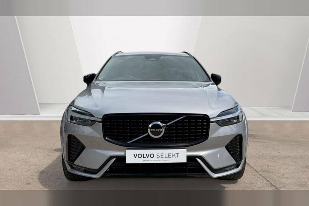 Volvo XC60 2.0 B4d R Design Pro Awd Geartronic FM22EBP Silver #4