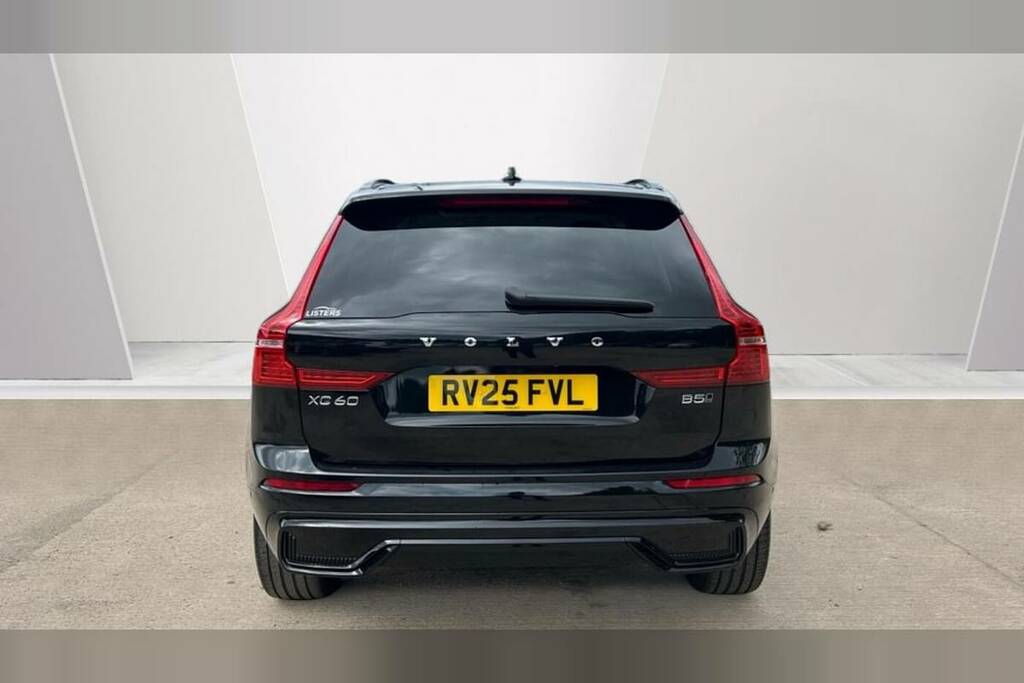 Volvo XC60 2.0 B5p Plus Dark Awd Geartronic RV25FVL Black #5
