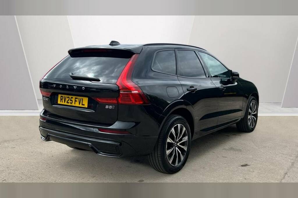 Volvo XC60 2.0 B5p Plus Dark Awd Geartronic RV25FVL Black #3