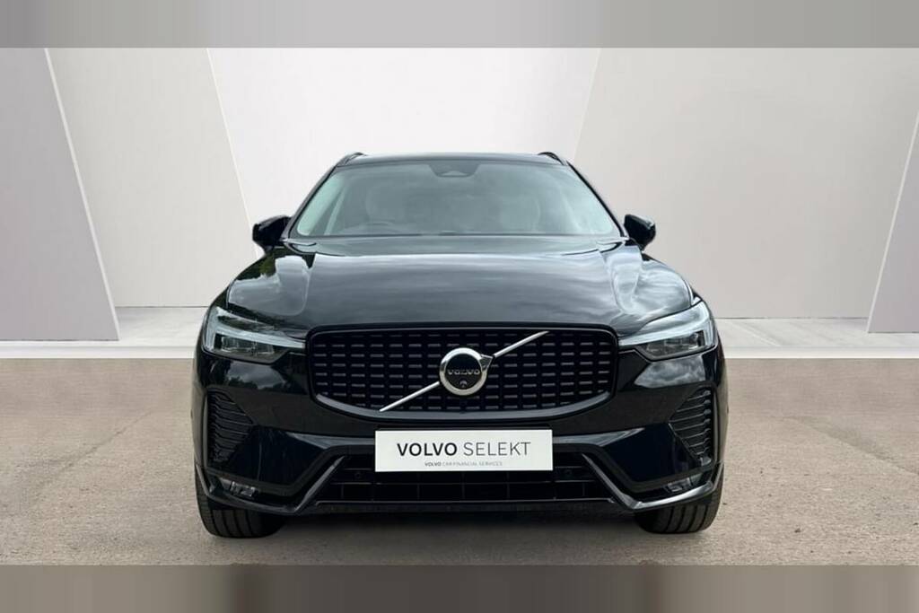Volvo XC60 2.0 B5p Plus Dark Awd Geartronic RV25FVL Black #4
