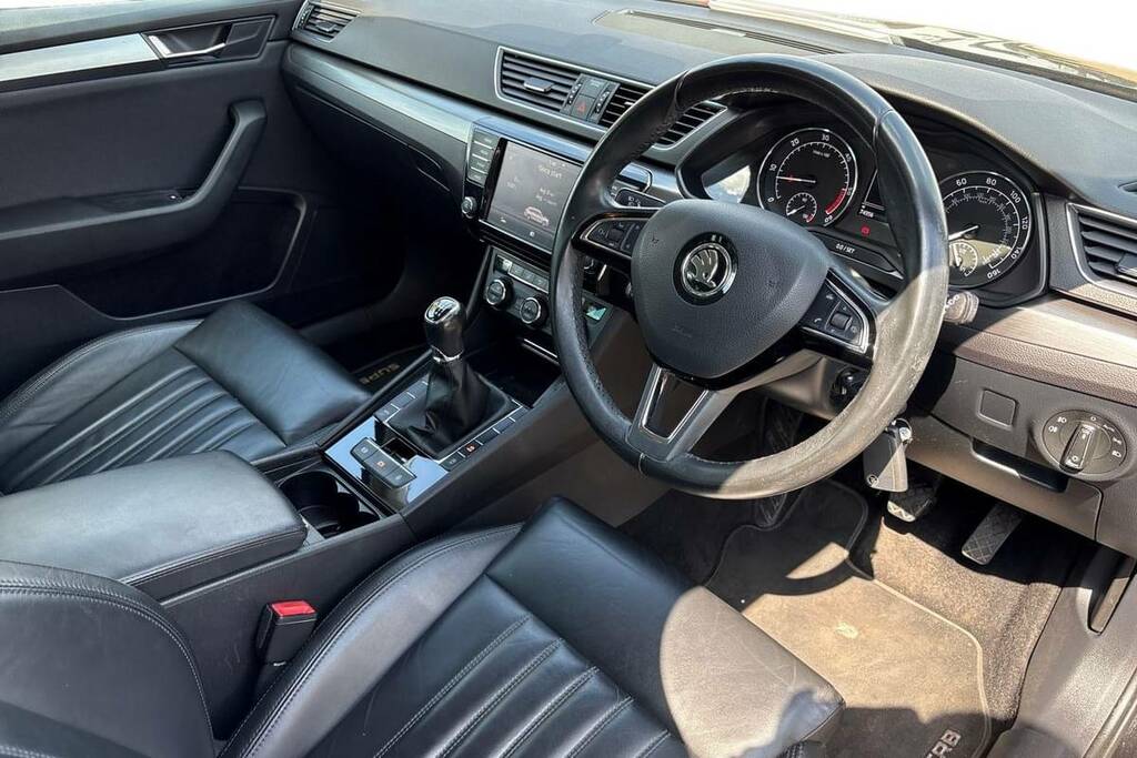 Skoda Superb 1.6 Tdi Cr Se L Executive Greenline Black #4