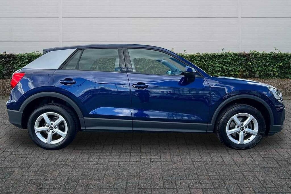 Audi Q2 30 Tfsi Technik VN22BBU Blue #4