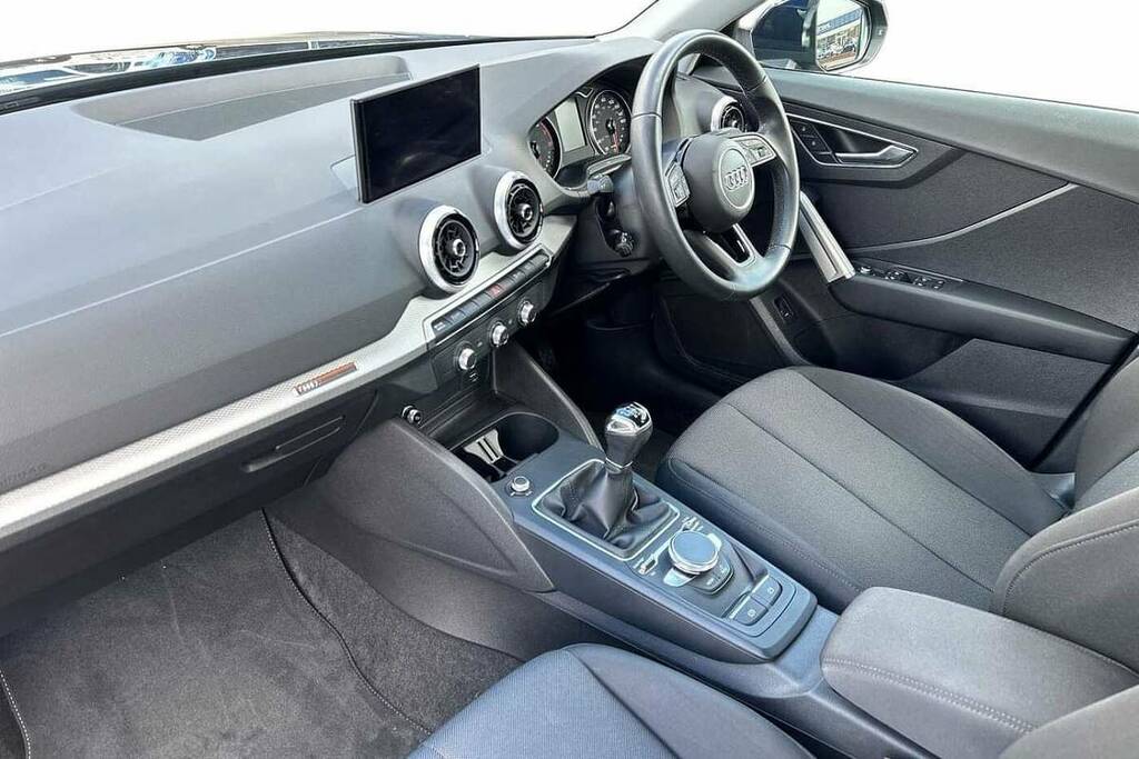 Audi Q2 30 Tfsi Technik VN22BBU Blue #2