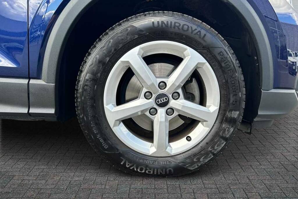 Audi Q2 30 Tfsi Technik VN22BBU Blue #5