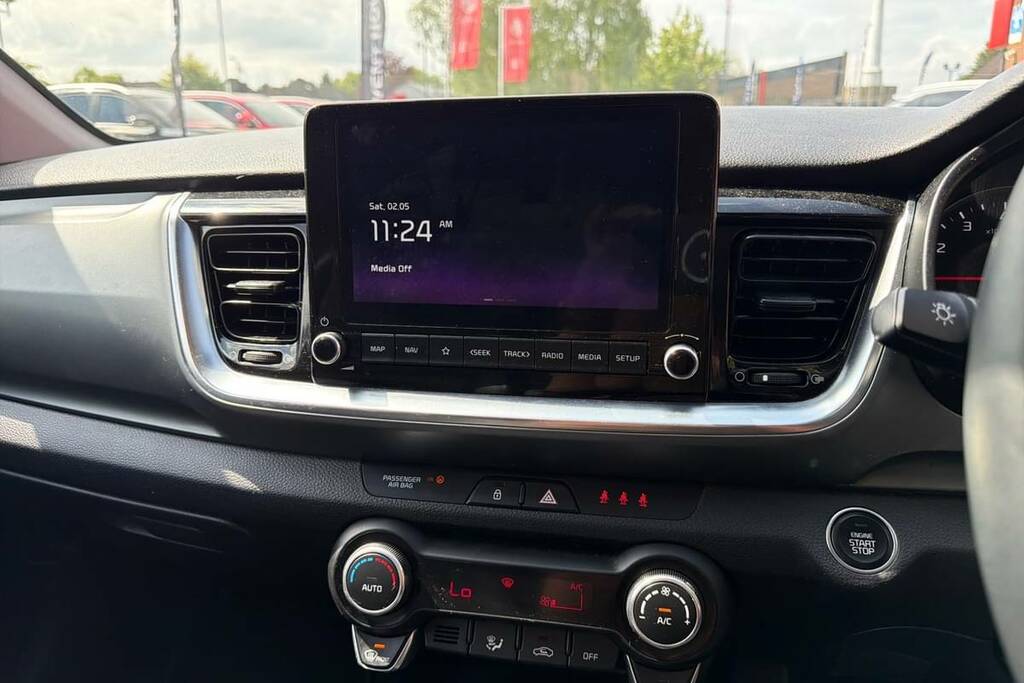 Kia Stonic 1.0T Gdi 48V 3 Dct VH57VNH White #3