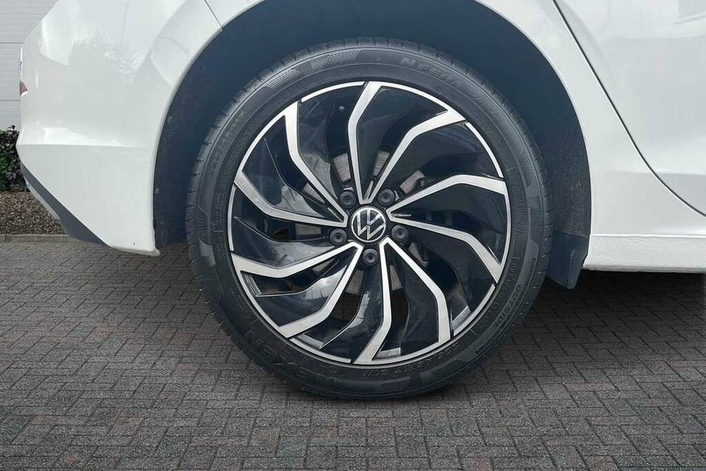 Volkswagen Golf 1.5 Tsi 150 Style Edition BA73YZJ White #5