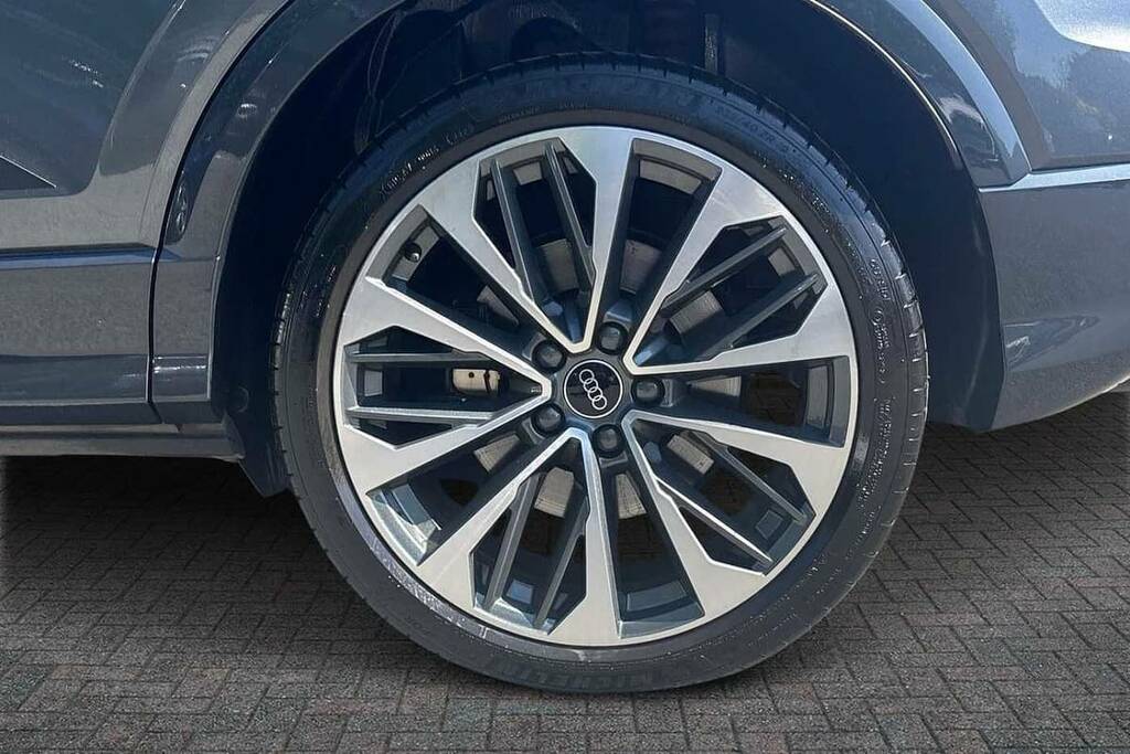 Audi Q2 Sq2 Quattro Black Edition S Tronic VF23KPN Grey #5