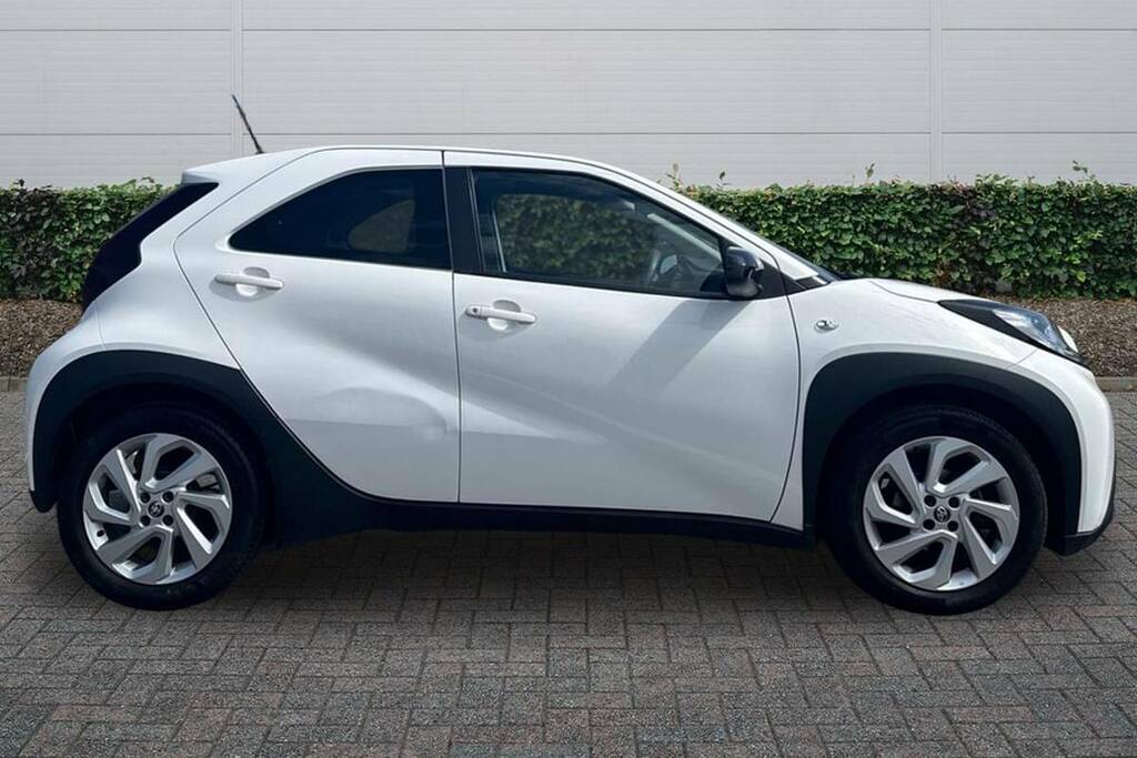 Toyota Aygo X 1.0 Vvt-i Pure VE73UBG White #5