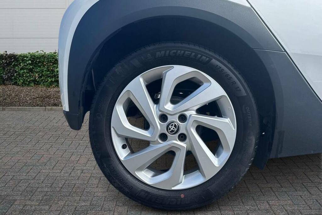 Toyota Aygo X 1.0 Vvt-i Pure VE73UBG White #6