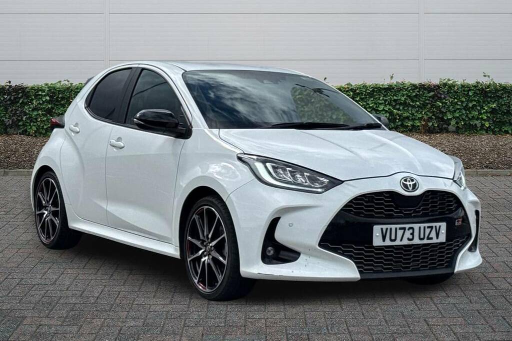 Toyota Yaris 1.5 Hybrid Gr Sport Cvt White