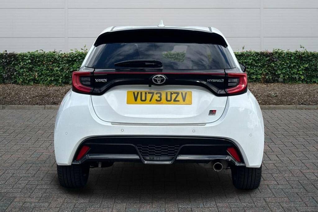 Toyota Yaris 1.5 Hybrid Gr Sport Cvt VU73UZV White #4
