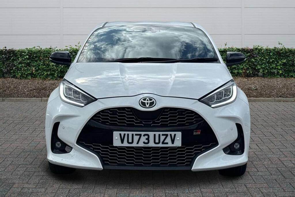 Toyota Yaris 1.5 Hybrid Gr Sport Cvt VU73UZV White #3