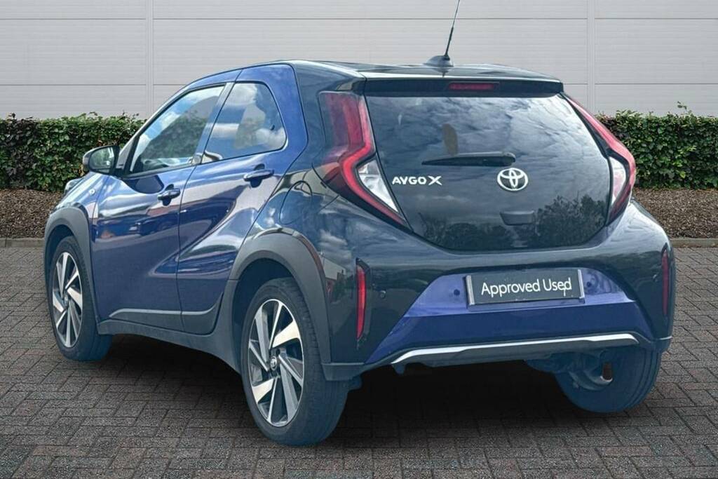 Toyota Aygo X 1.0 Vvt-i Exclusive BD22KHK Blue #2
