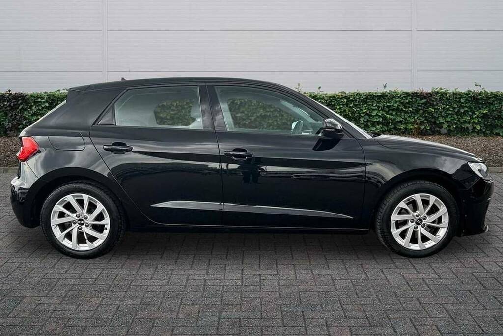 Audi A1 30 Tfsi 110 Sport VN23MDU Black #4