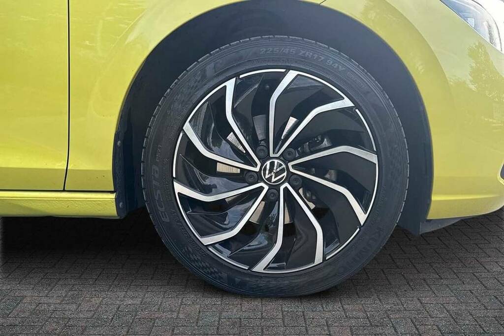 Volkswagen Golf 1.5 Etsi 150 Style Dsg VK21YLF Yellow #5