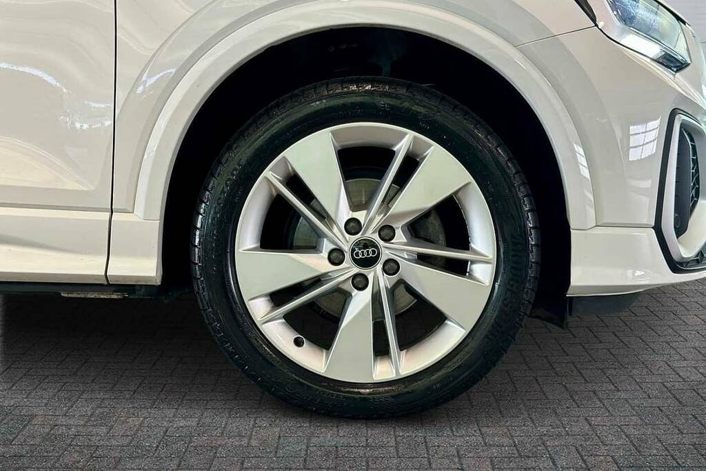 Audi Q2 35 Tfsi S Line BJ24HTP White #5