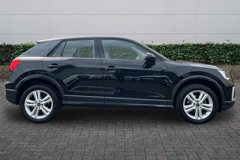 Audi Q2 35 Tfsi Sport S Tronic BL24NZS Black #4