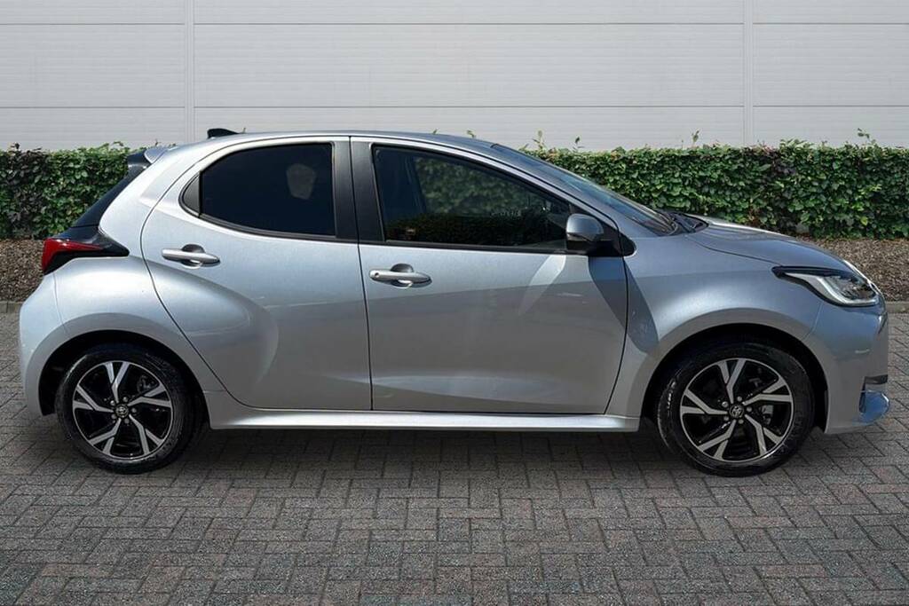 Toyota Yaris 1.5 Hybrid Design Cvt FG25EOW Silver #5
