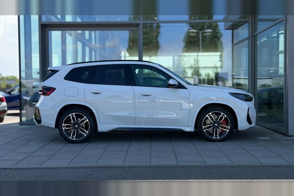 BMW iX1 150Kw Edrive20 Shadow Edition 65Kwh White #3