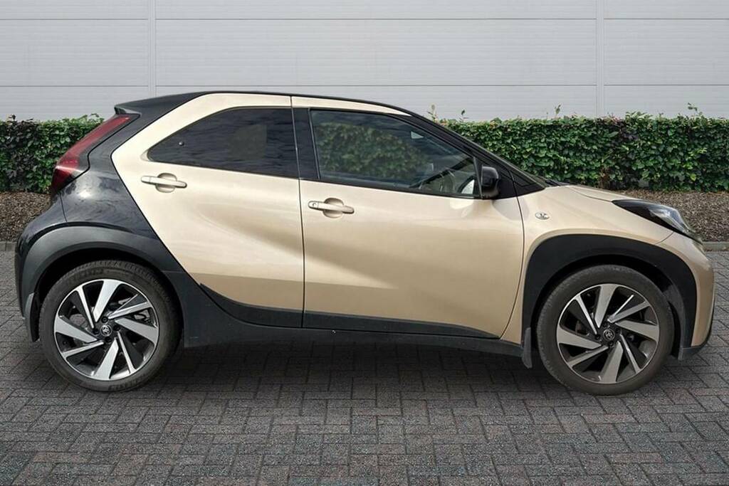 Toyota Aygo X 1.0 Vvt-i Edge BD72HRP Beige #5