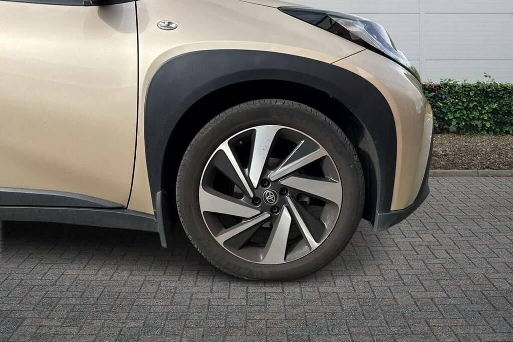 Toyota Aygo X 1.0 Vvt-i Edge BD72HRP Beige #6