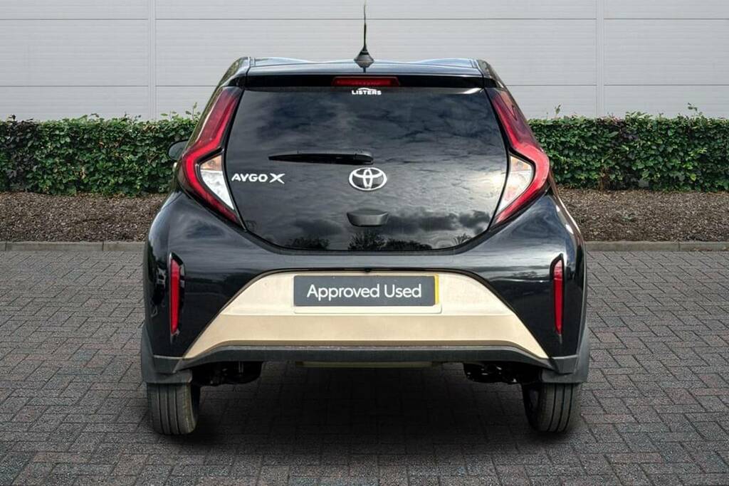 Toyota Aygo X 1.0 Vvt-i Edge BD72HRP Beige #4
